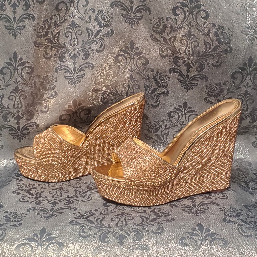 Rose Pink stones wedge high heels